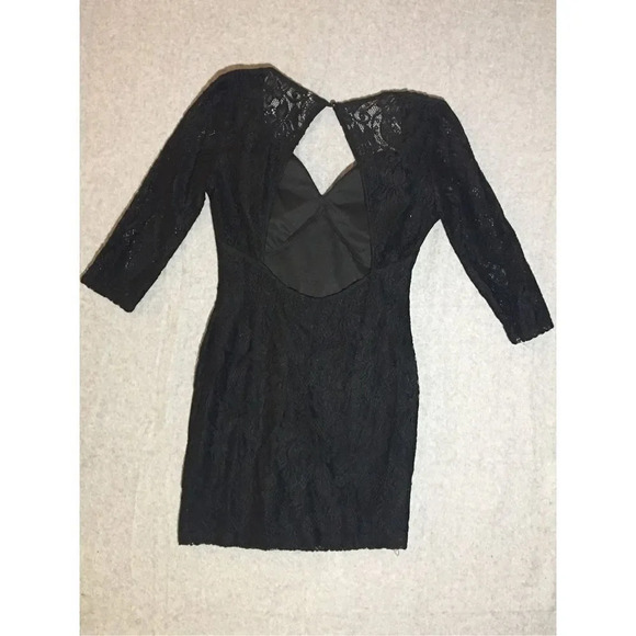 Womens Lulu’s Dress Size Small Formalwear Black Mini Dress Lace Open Back - Picture 4 of 4